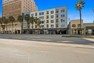 210 E 3rd St, Long Beach, CA to rent Interior Photo- Image 2 of 6