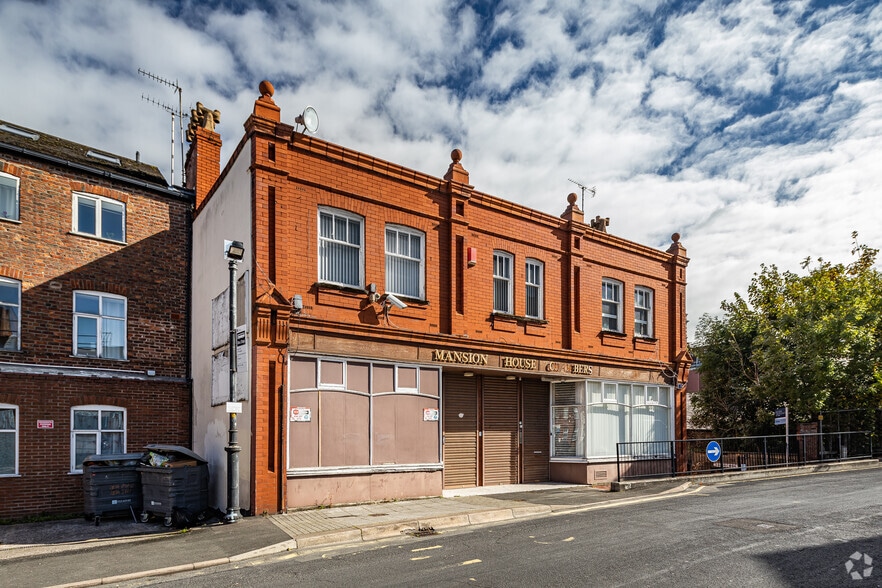 22 High St, Stockport to rent - Building Photo - Image 3 of 4