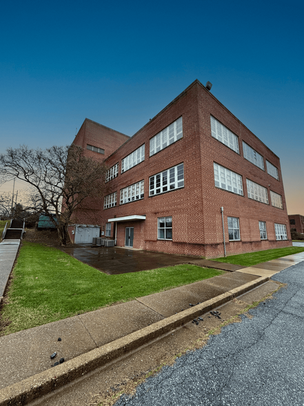 2150 Herr St, Harrisburg, PA for rent - Building Photo - Image 2 of 7