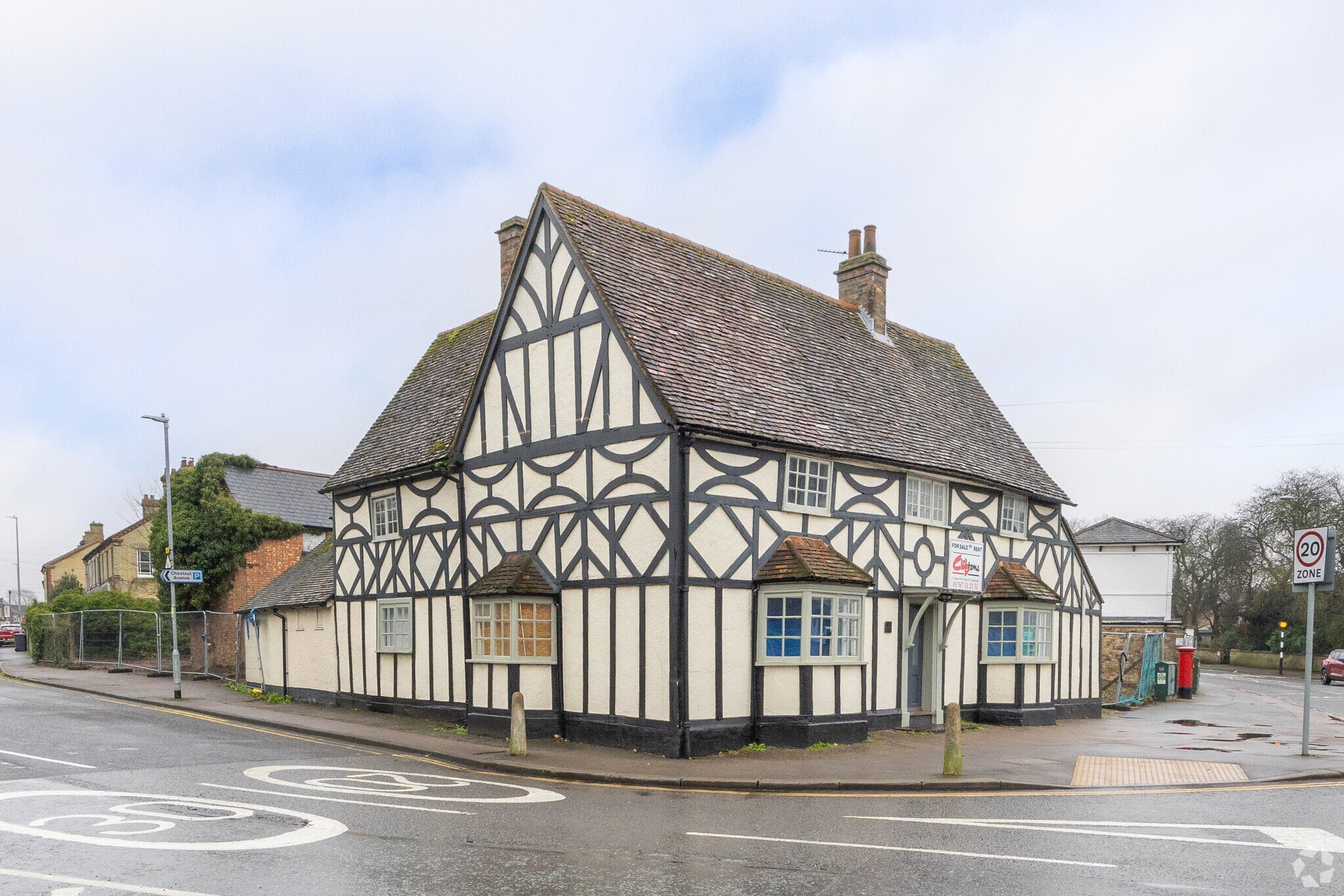 The Red Lion, 1 London Rd, Biggleswade to rent Primary Photo- Image 1 of 3