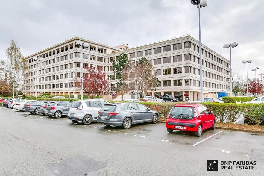 13/15 Rue Du Pont Des Halles, Rungis to rent - Building Photo - Image 1 of 9