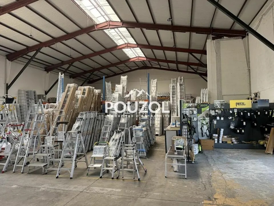 Location Local d'activités 1 175 m² - Photo 1