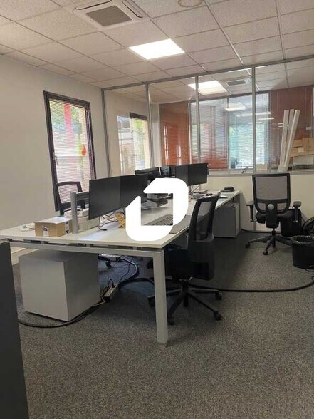 Office in Gennevilliers for sale - Interior Photo - Image 3 of 4