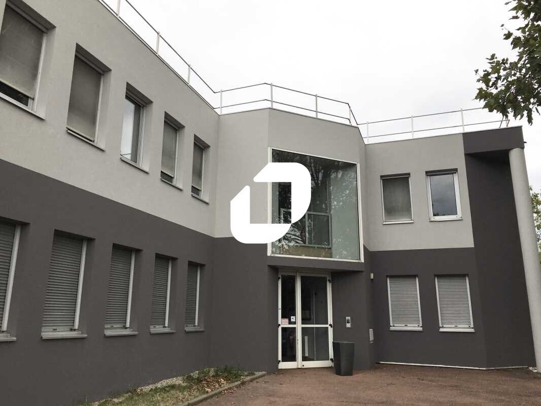 Office in Bron to rent Building Photo- Image 1 of 7