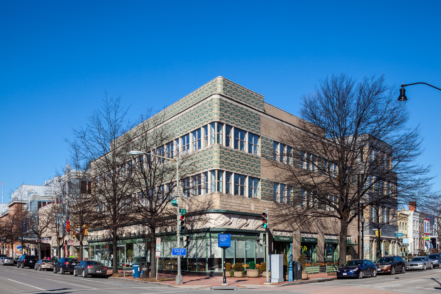 660 Pennsylvania Ave SE, Washington, DC to rent Primary Photo- Image 1 of 15