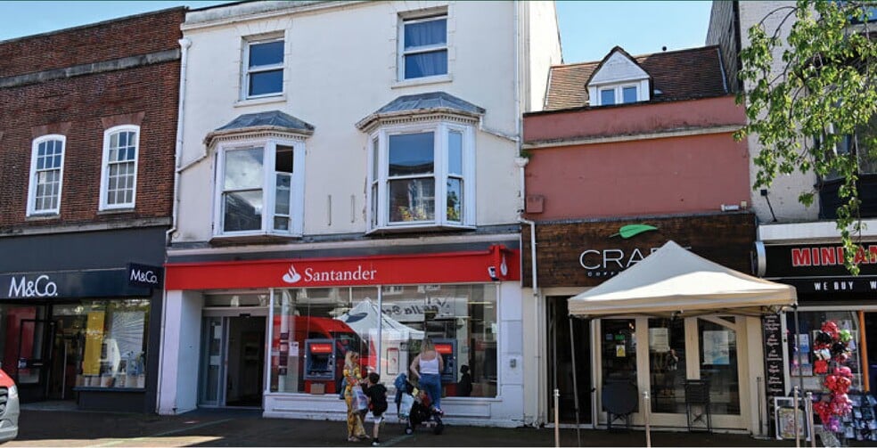 128, 128A-129 High St, Gosport to rent - Building Photo - Image 2 of 2