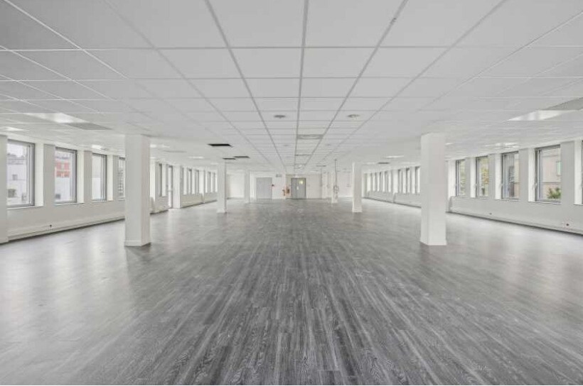 Office in Clichy to rent Interior Photo- Image 1 of 8