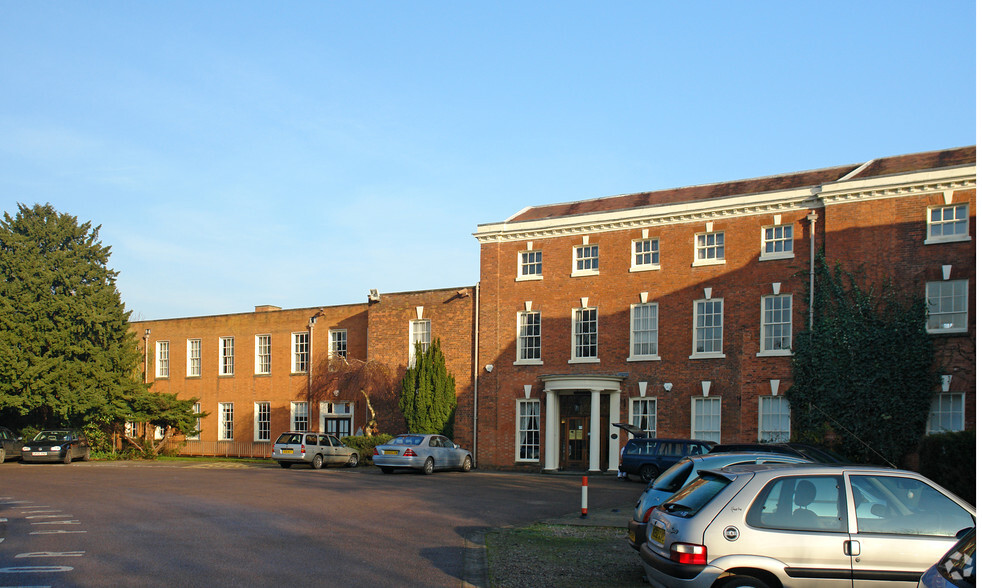 High St, Coleshill for rent - Building Photo - Image 1 of 12