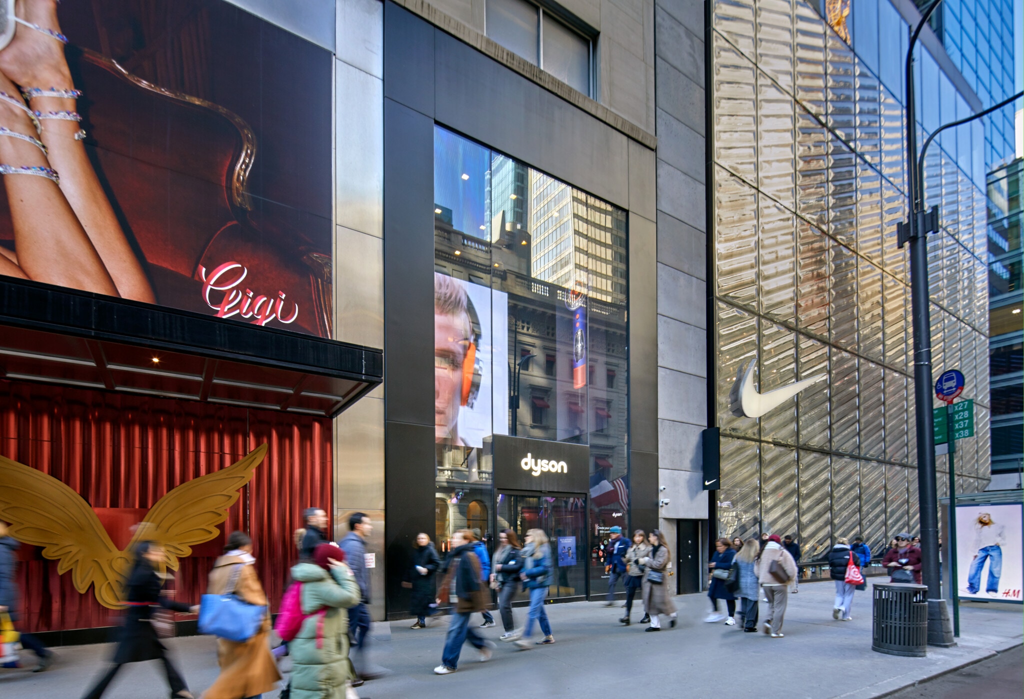 640 Fifth Ave, New York, NY to rent Building Photo- Image 1 of 8