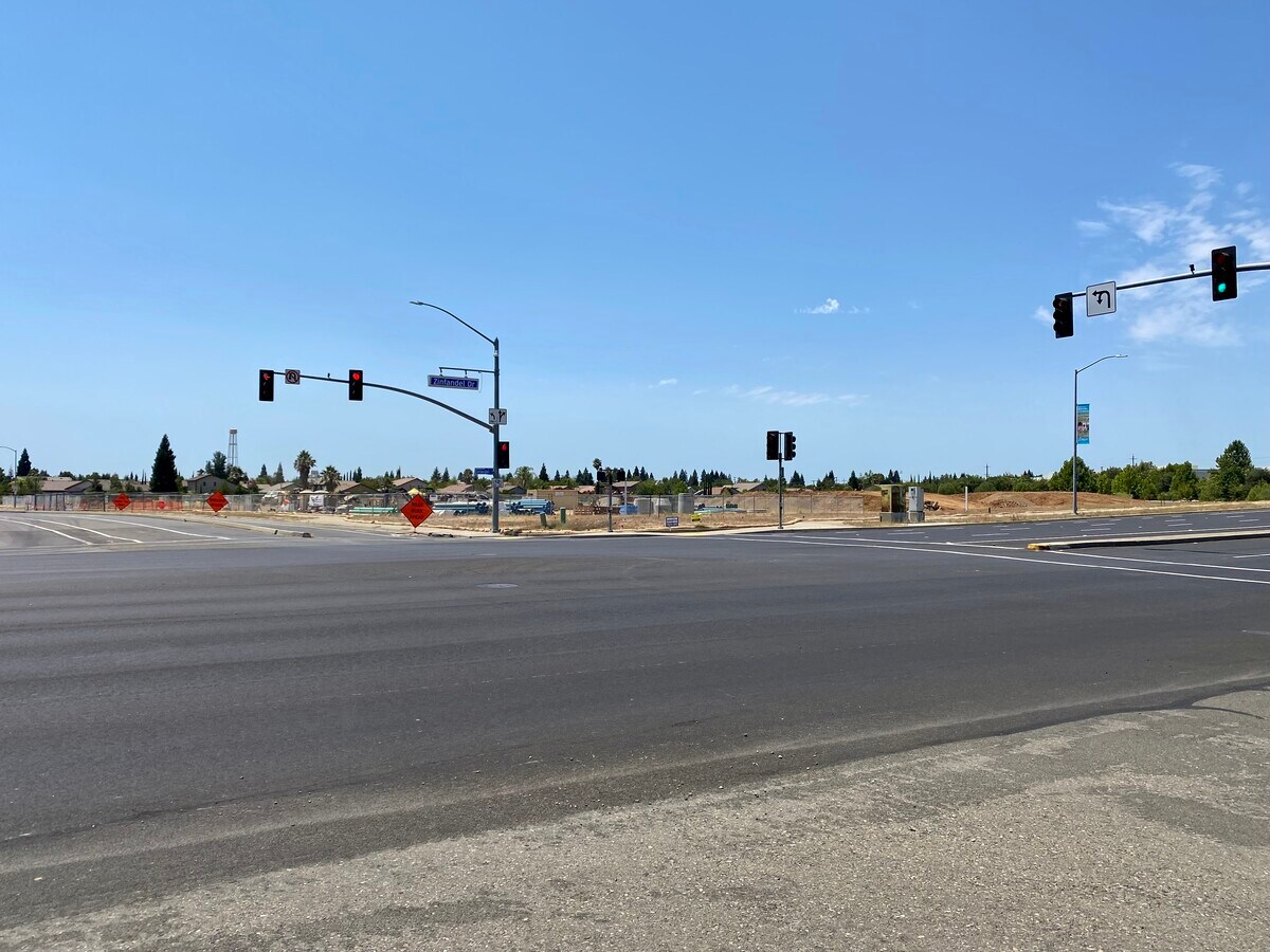 3370 Zinfandel Dr, Rancho Cordova, CA 95670 UK