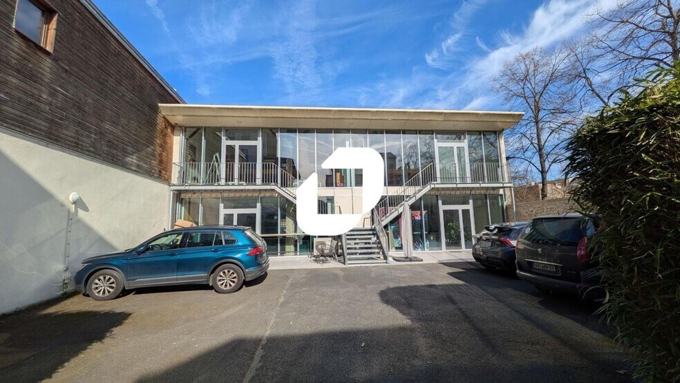 Office in Ivry-sur-Seine to rent - Building Photo - Image 2 of 13