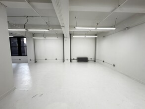 325 W 38th St, New York, NY to rent Building Photo- Image 1 of 6