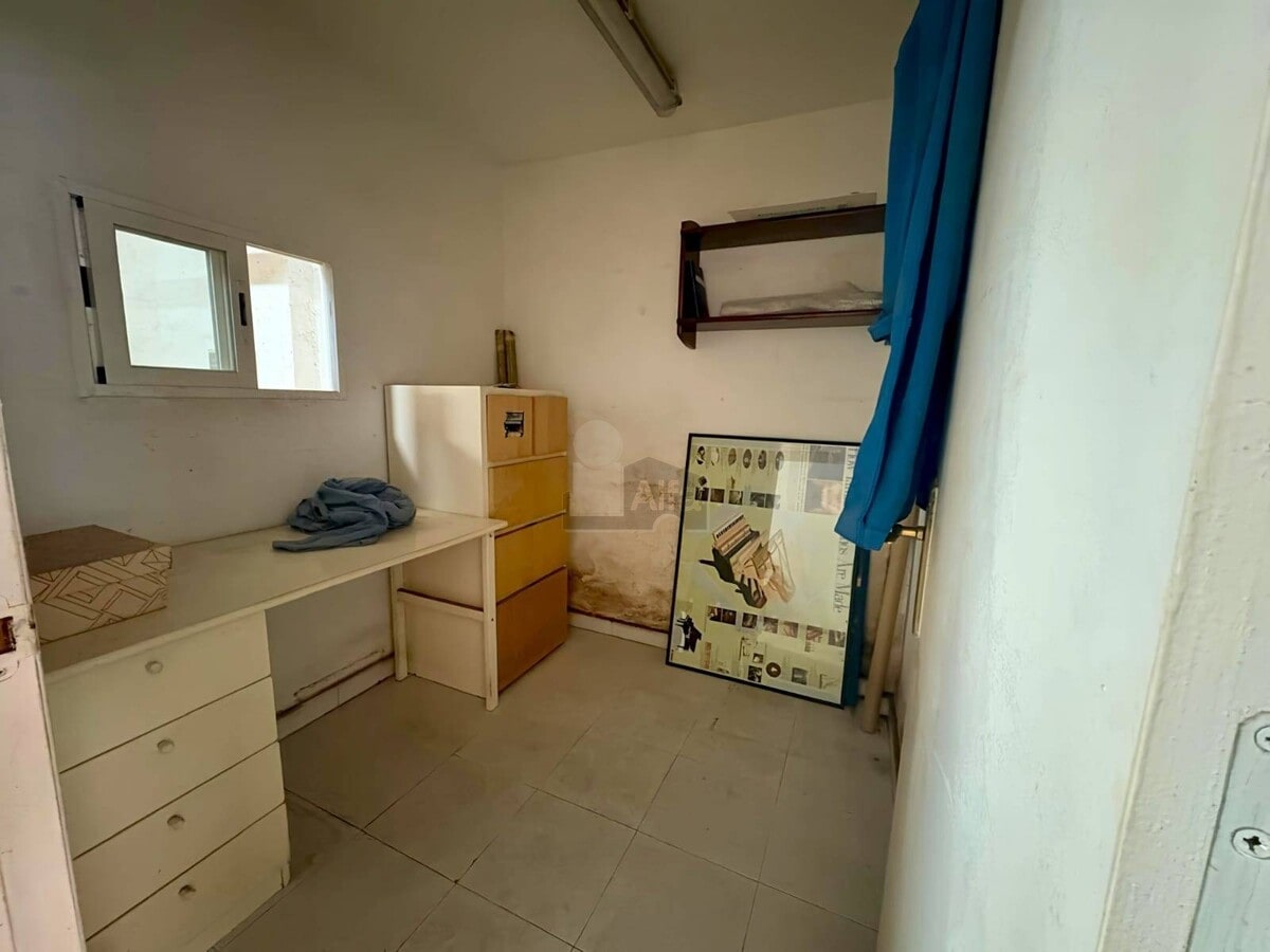 Madrid, MAD 28039 - Unit 01 -  - Interior Photo - Image 2 of 4