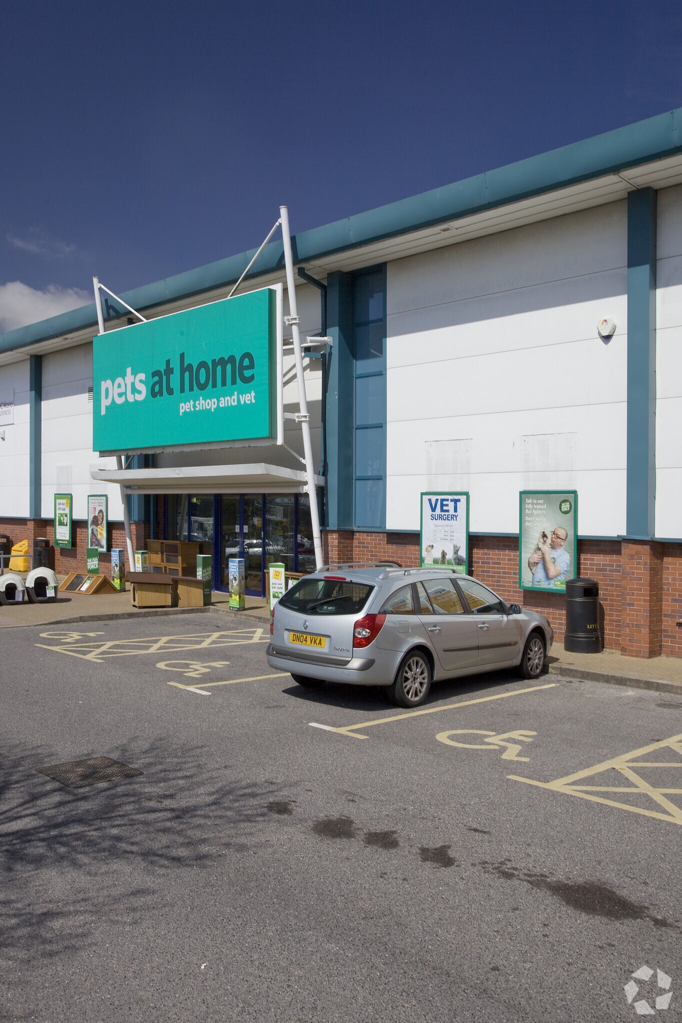 Moorside Rd, Winchester to rent Primary Photo- Image 1 of 4