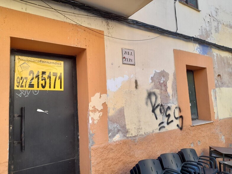 Retail in Cáceres, Cáceres for sale - Building Photo - Image 1 of 11