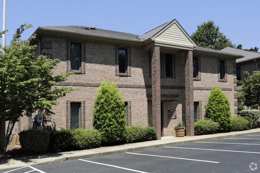 8408 Six Forks Rd, Raleigh, NC for sale - Primary Photo - Image 1 of 1