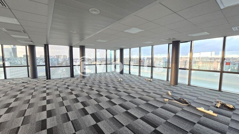 Office in Ivry-sur-Seine to rent - Interior Photo - Image 2 of 25