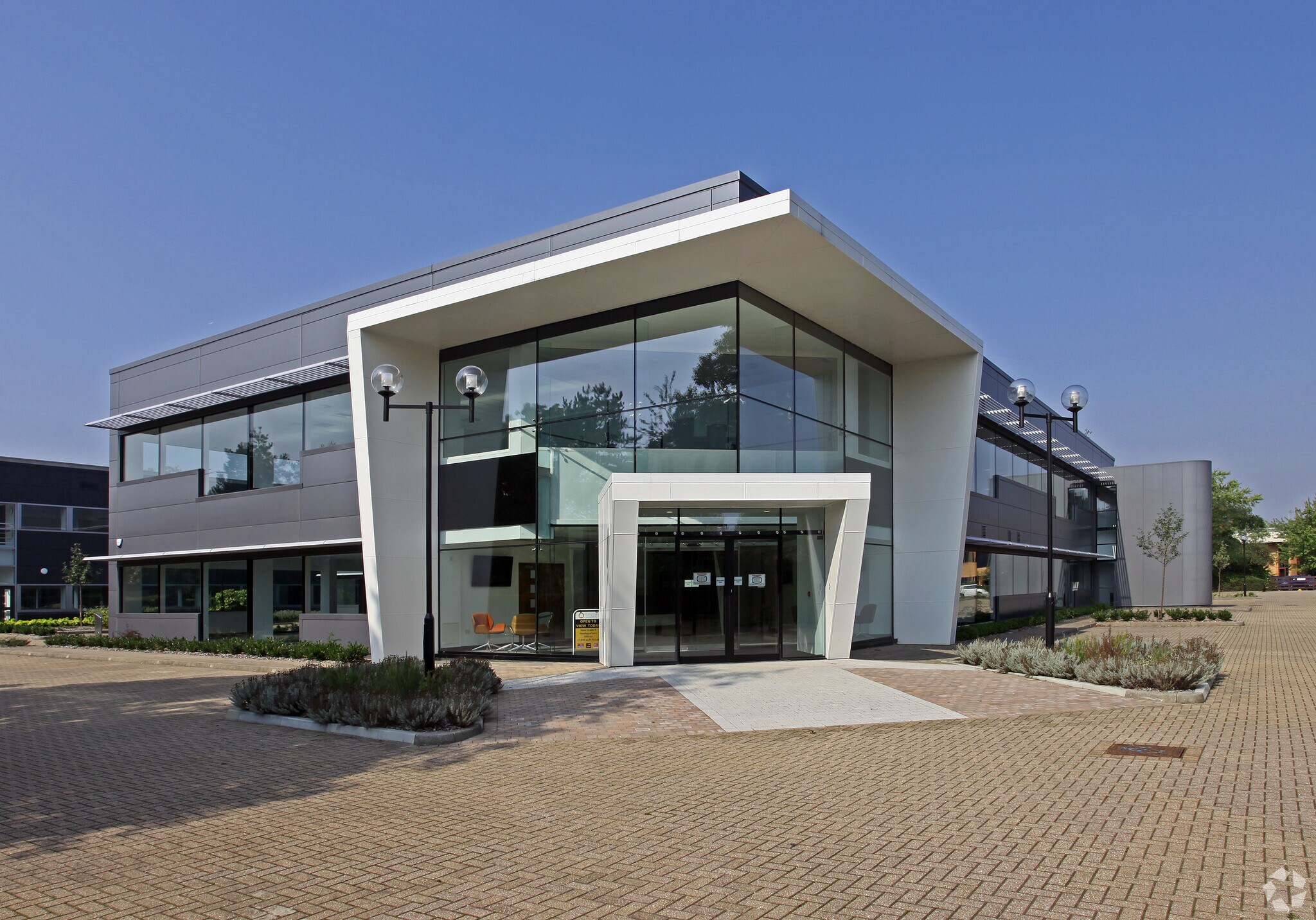 Parkway, Marlow for sale Primary Photo- Image 1 of 1