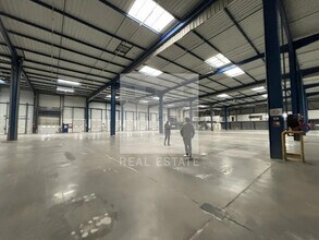 Industrial in LES ECHETS to rent Building Photo- Image 2 of 18