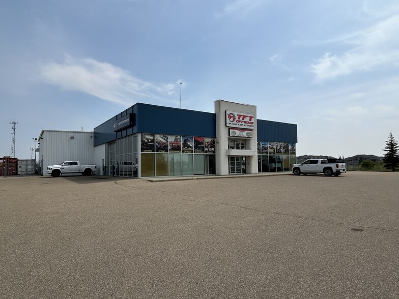 342 Laura Ave, Red Deer County, AB for rent - Building Photo - Image 1 of 22