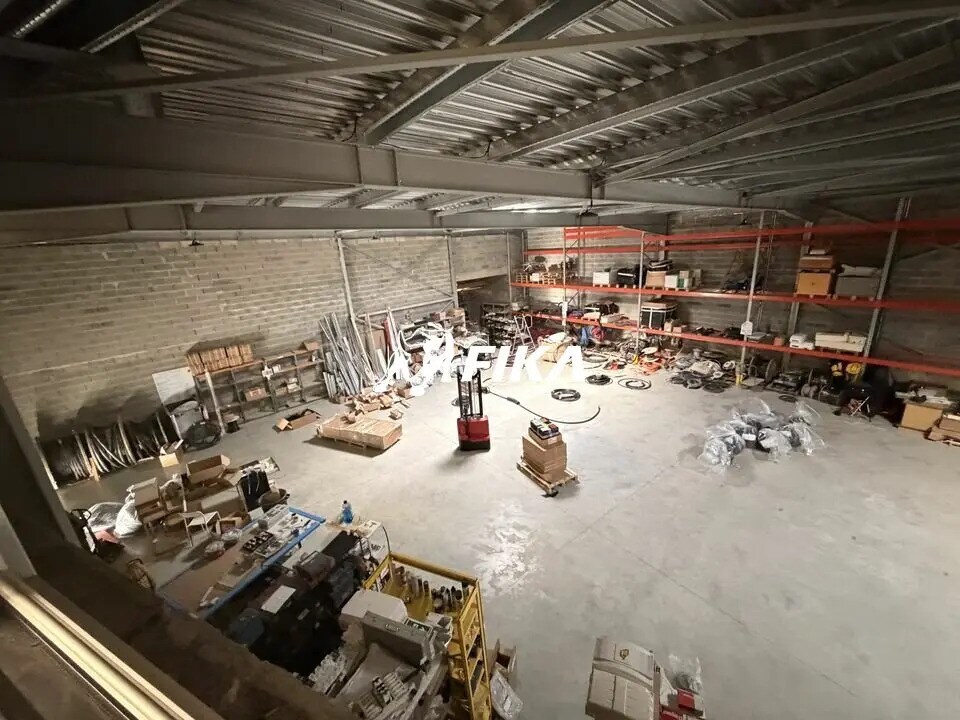 Vente Local d'activités 741 m² - Photo 1
