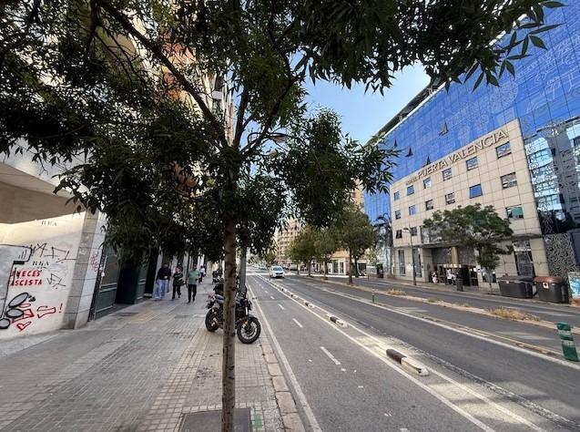Retail in València for sale - Building Photo - Image 2 of 16