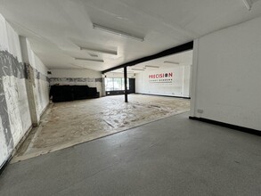 1-8 Pendle Vw, Liverpool for rent Interior Photo- Image 1 of 6