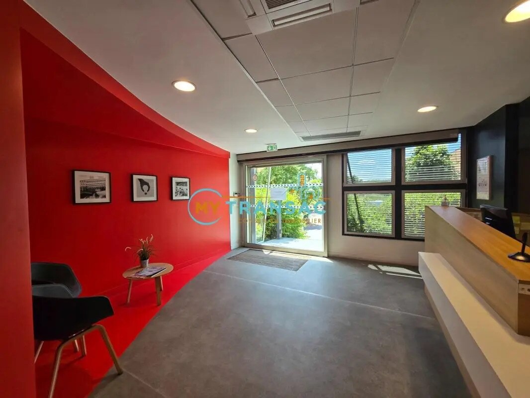 Office in Torcy for sale Lobby- Image 1 of 12