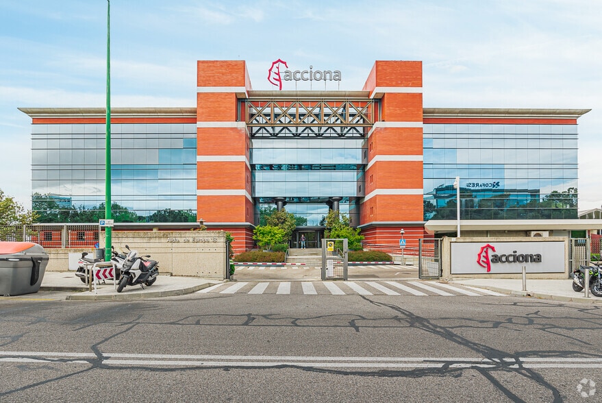 Avenida de Europa, 18, Alcobendas, Madrid to rent - Building Photo - Image 2 of 2