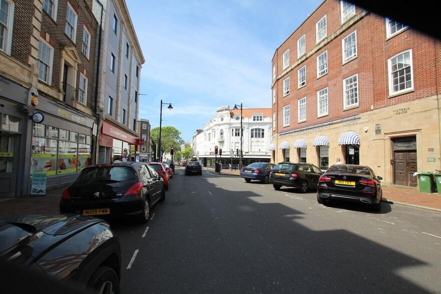 195-199 Terminus Rd, Eastbourne to rent - Building Photo - Image 3 of 14