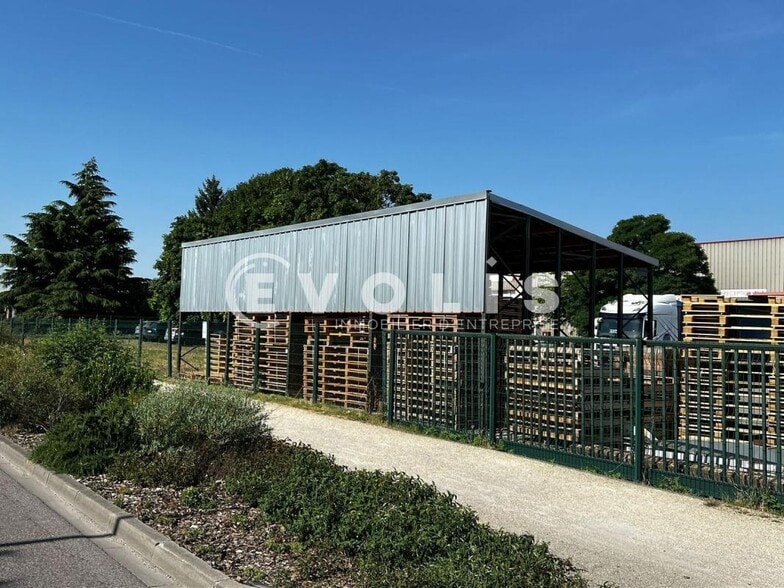 Light Industrial in Dagneux to rent - Building Photo - Image 3 of 24