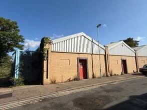 37-41 Station Rd, Worthing to rent Building Photo- Image 1 of 5