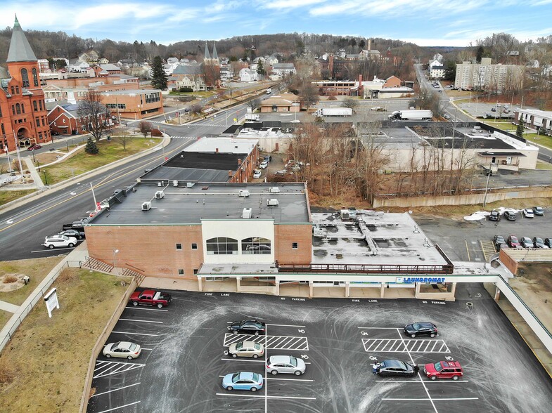 33 W Main St, Vernon Rockville, CT for rent - Building Photo - Image 2 of 22