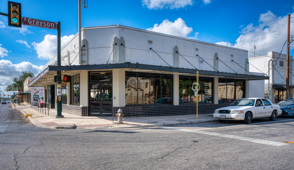 1941-1947 N New Braunfels Ave, San Antonio, TX for rent - Building Photo - Image 2 of 12