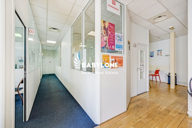 Office in Paris to rent - Interior Photo - Image 2 of 15
