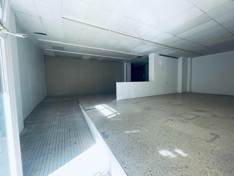 Retail in Vilanova del Camí, Barcelona to rent - Interior Photo - Image 2 of 4