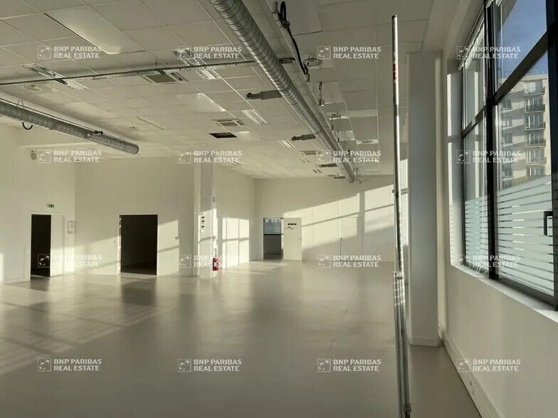 80-84 Rue Des Meuniers, Bagneux to rent - Building Photo - Image 3 of 19