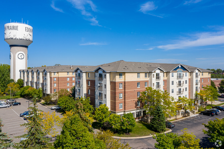 12100 Singletree Ln, Eden Prairie, MN for rent - Primary Photo - Image 1 of 78