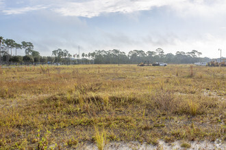 1585 Grand Venture Blvd, North Port, FL for sale Primary Photo- Image 1 of 1