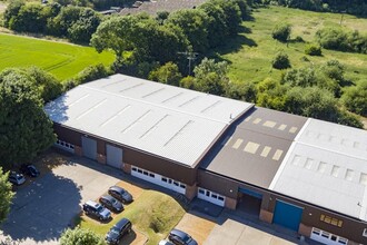 Cuxham Rd, Watlington to rent Building Photo- Image 2 of 9