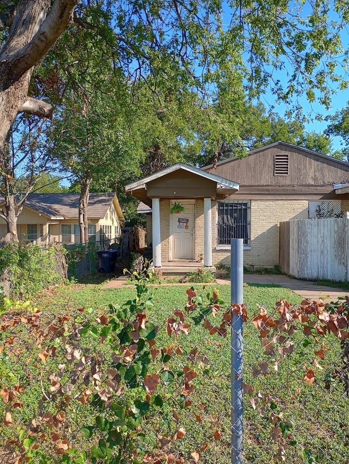 9-Unit Cash-Flowing Portfolio, Ft. Worth portfolio of 9 properties for sale on LoopNet.co.uk Building Photo- Image 1 of 10