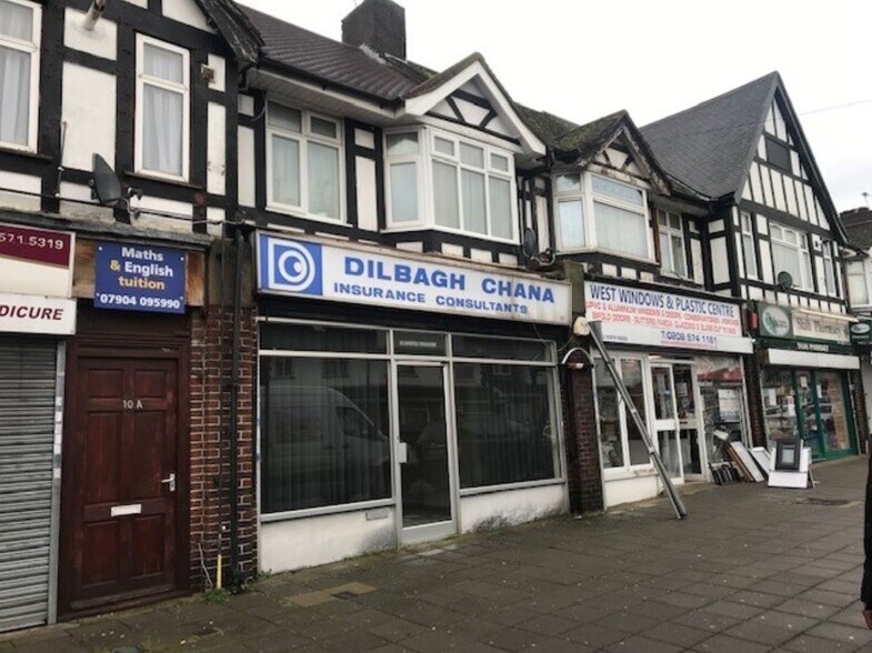 11 North Para, Southall for sale - Primary Photo - Image 1 of 1