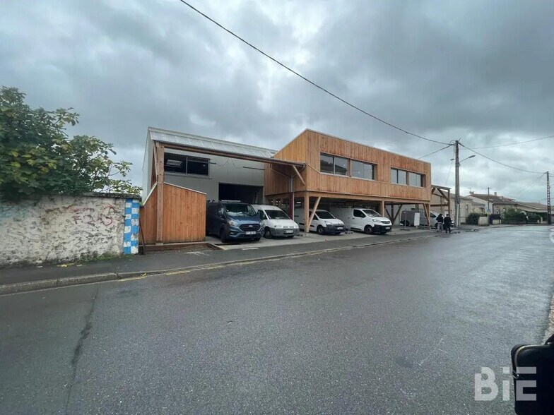 Light Industrial in Bègles to rent - Building Photo - Image 2 of 19