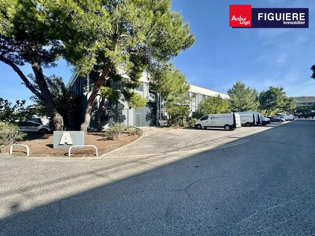 Chemin De La Bastide Blanche, Vitrolles to rent Building Photo- Image 1 of 14