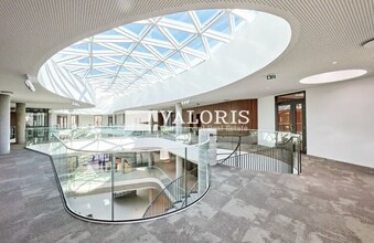 Office in Limonest to rent Interior Photo- Image 2 of 6