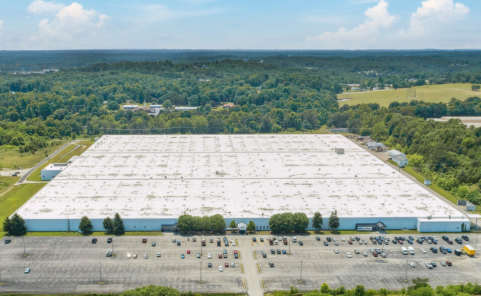 250 American Greeting Card Rd, Corbin, KY for sale - Building Photo - Image 1 of 1