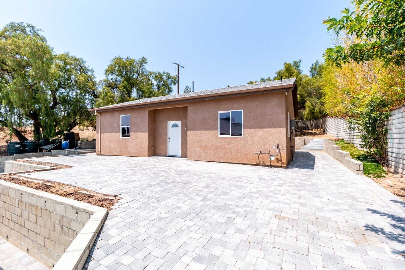 10319 La Tuna Canyon Rd, Sun Valley 91352 UK