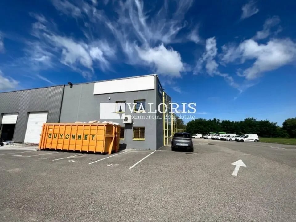 Location Local d'activités 194 m² - Photo 1