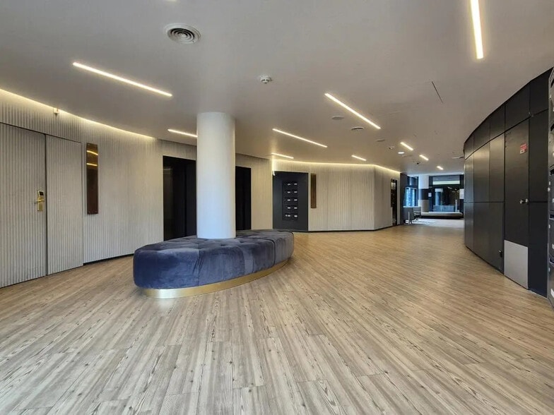 2 Rue Du Centre, Noisy-le-Grand to rent - Building Photo - Image 3 of 20