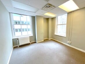 11 Hanover Sq, New York, NY to rent Interior Photo- Image 2 of 11